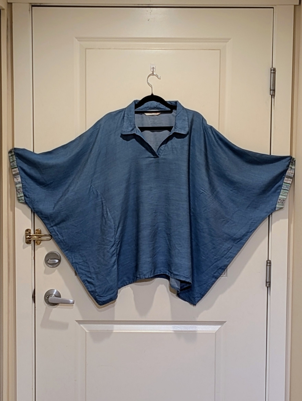 EUC The Kaftan Company M 100% Cotton Light Blue Contrast Cuff Kaftan Top